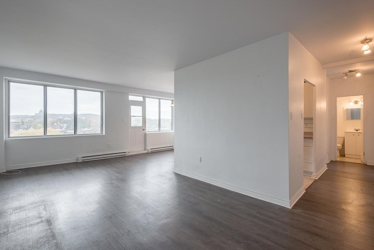 6380 Av Somerled - Photo 2 of 50