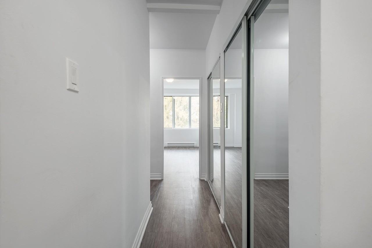 6380 Av Somerled - Photo 3 of 50