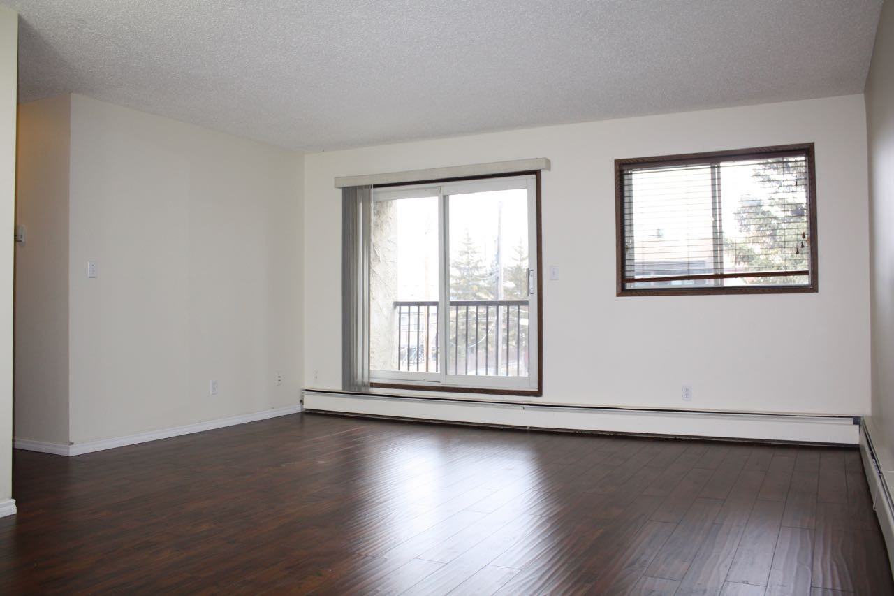 Midwest Gardens - Photo 3 of 34