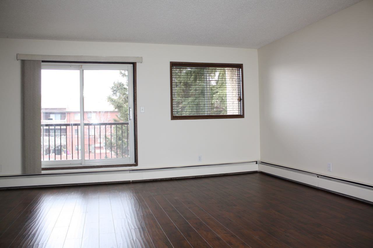 Midwest Gardens - Photo 5 of 34