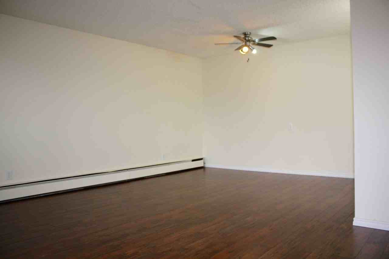 Midwest Gardens - Photo 7 of 34