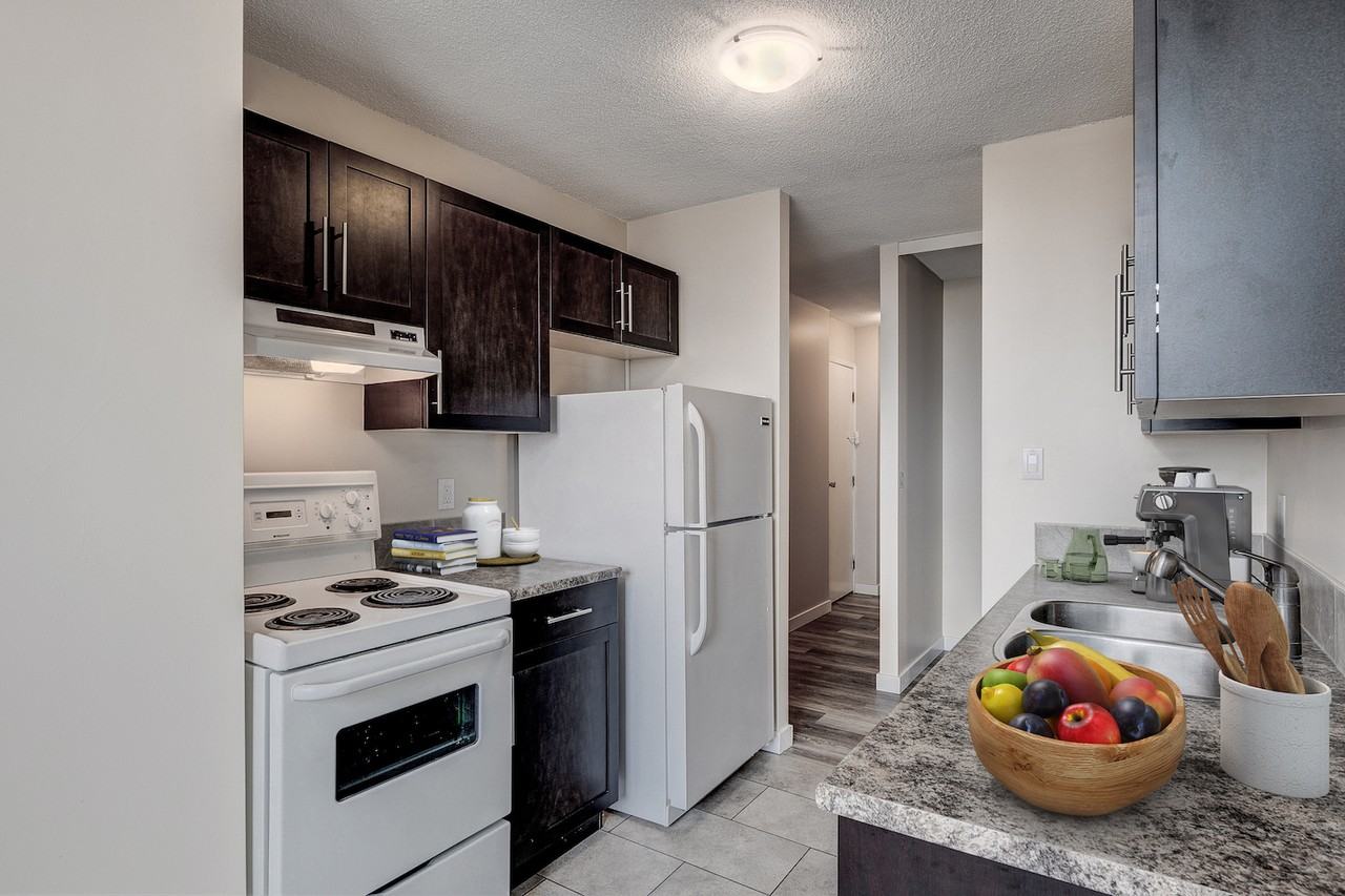 Lamplighter Apartments - Photo 2 of 11