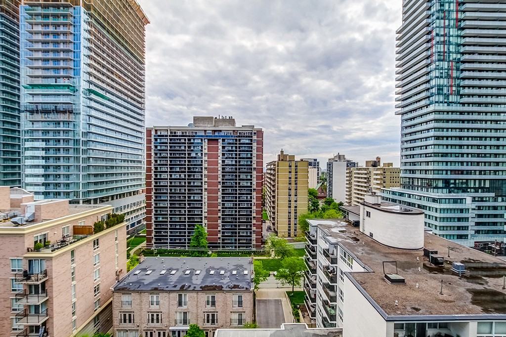 The ROE Apartments 150 Roehampton Ave, Toronto, ON M4P 0A2 Zumper