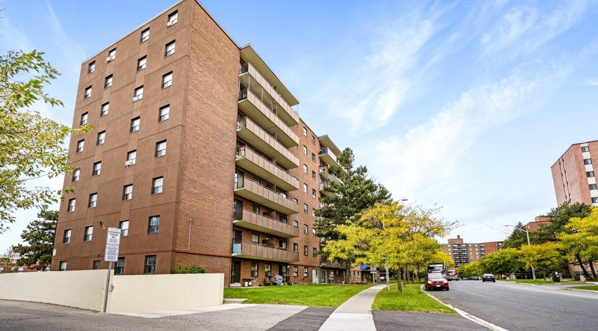 20 Paisley Blvd Apartments in Cooksville, Mississauga, ON L5B 1C8 Zumper