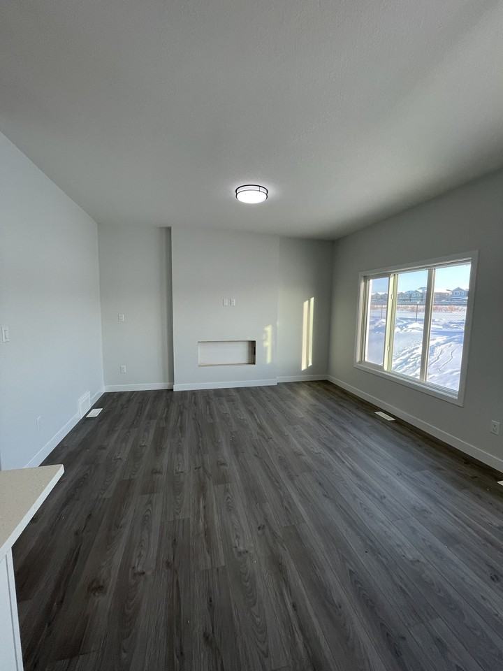 Carson Way Duplex Apartments 8807 Carson Way Sw, Edmonton, AB T6W