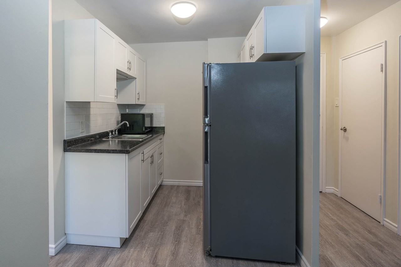 Embassy Towers Apartments 230 Forsyth St N, Sarnia, ON N7T 6E2 Zumper