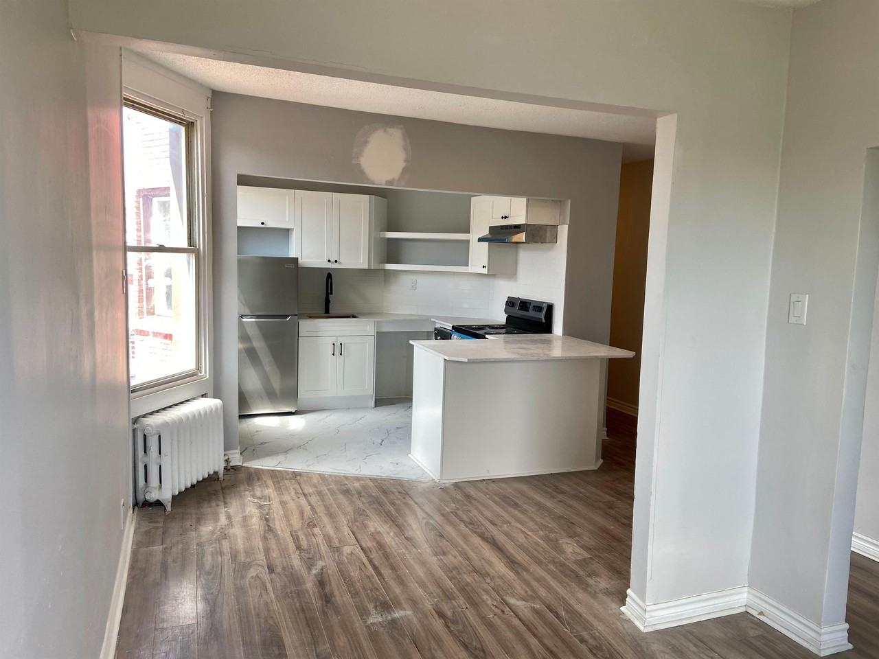 883 Somerset Street West - Photo 2 of 50