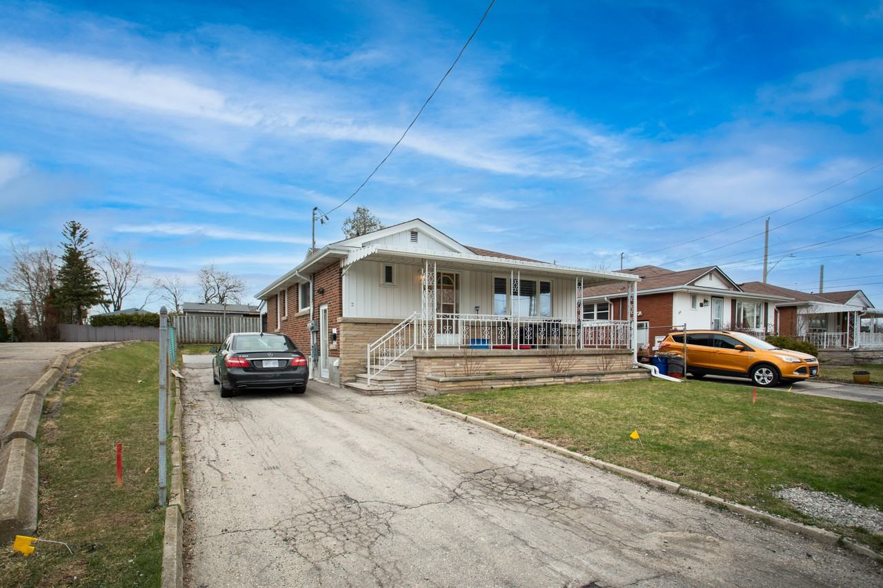 59 Vickers Rd. Lower Apartments 59 Vickers Rd, Hamilton, ON L9A 1Y3 Zumper