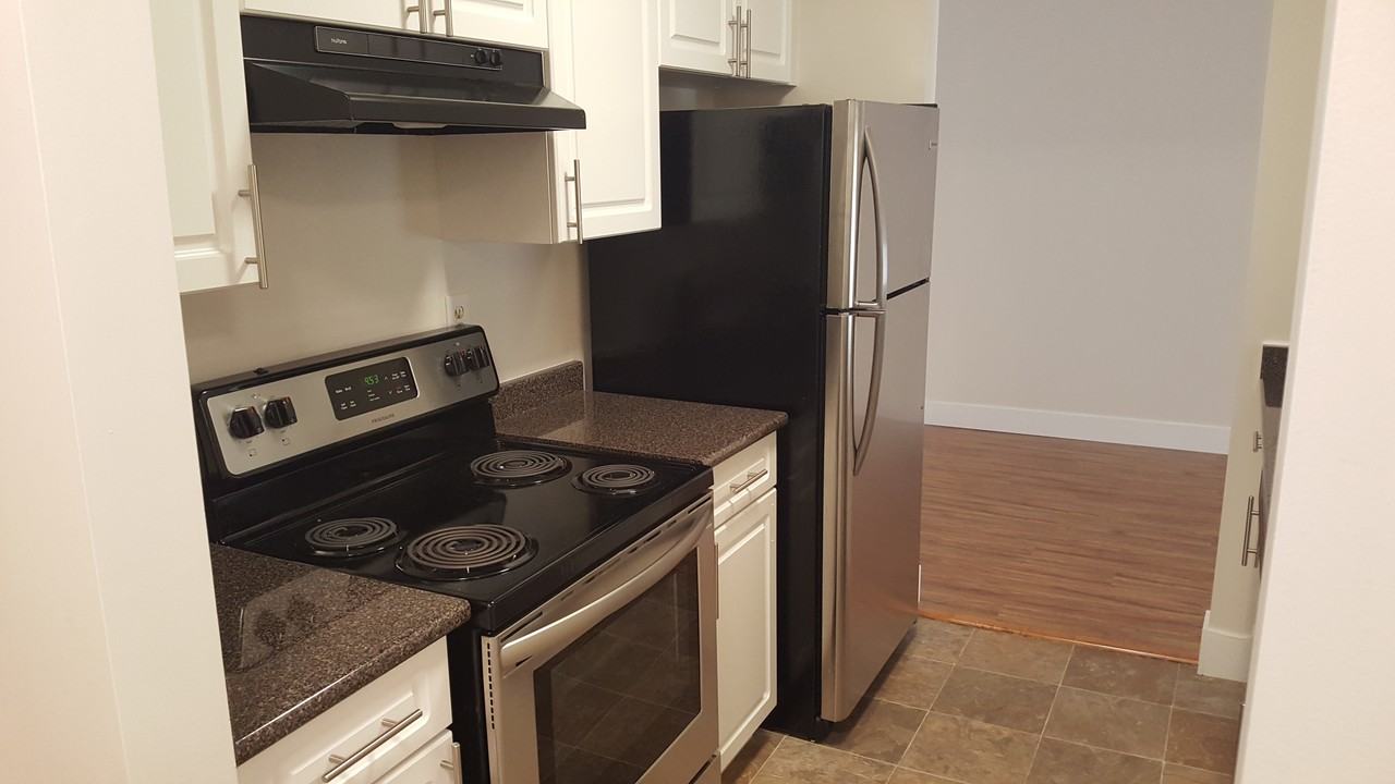 Garrison Place Apartments 5820 Vedder Rd, Chilliwack, BC V2R 1C4 Zumper