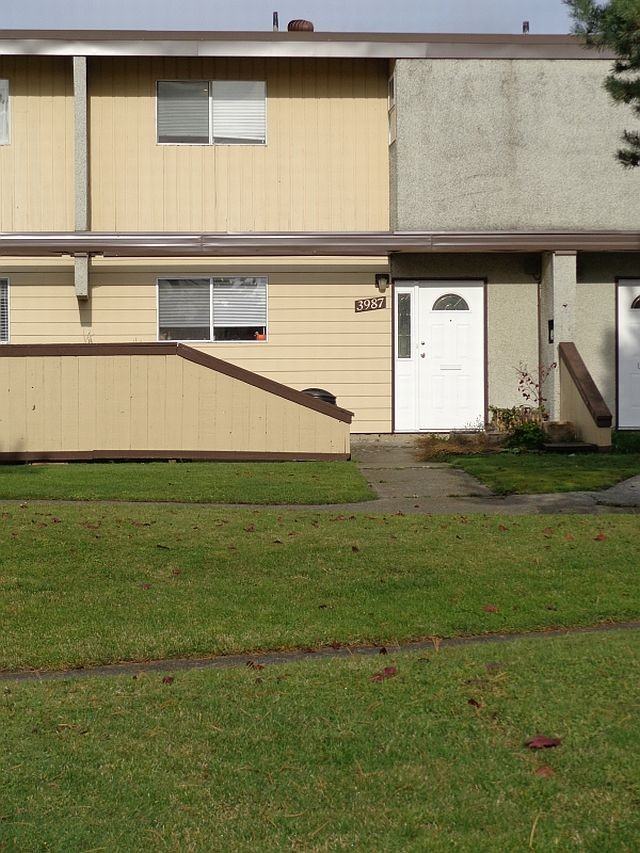 Pinewood Estates Townhouses Apartments 1780 Forest Rd, Saanich, BC