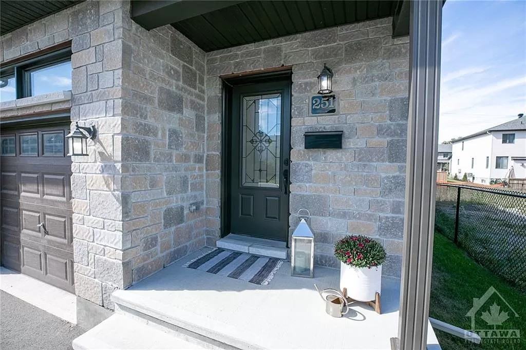 251 King Street - Photo 2 of 18