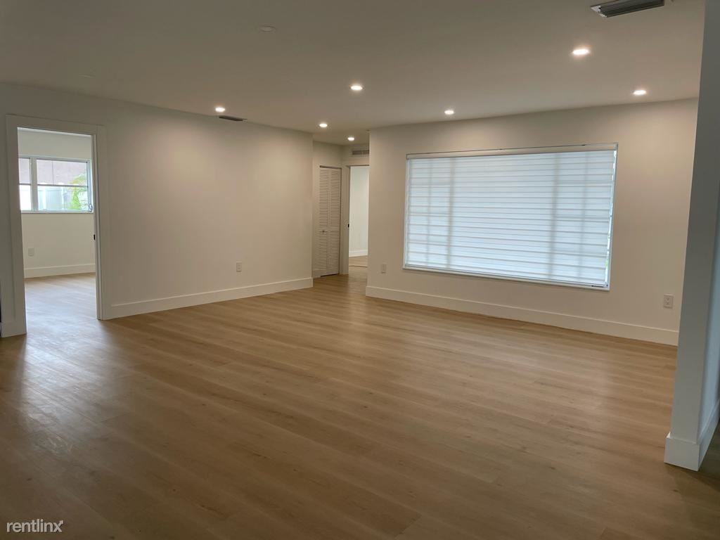 9841 9841 NW 6th St - Photo 2 of 17