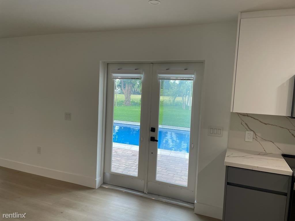 9841 9841 NW 6th St - Photo 3 of 17