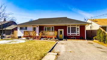 featured image of 5 Woodelm Dr