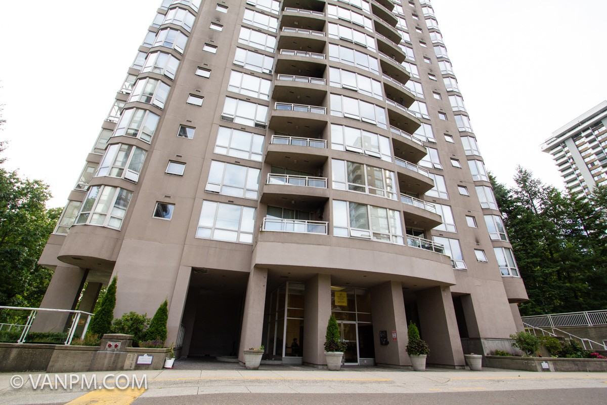STRATHMORE TOWERS 2003 Apartments 9603 Manchester Dr, Burnaby, BC V3N
