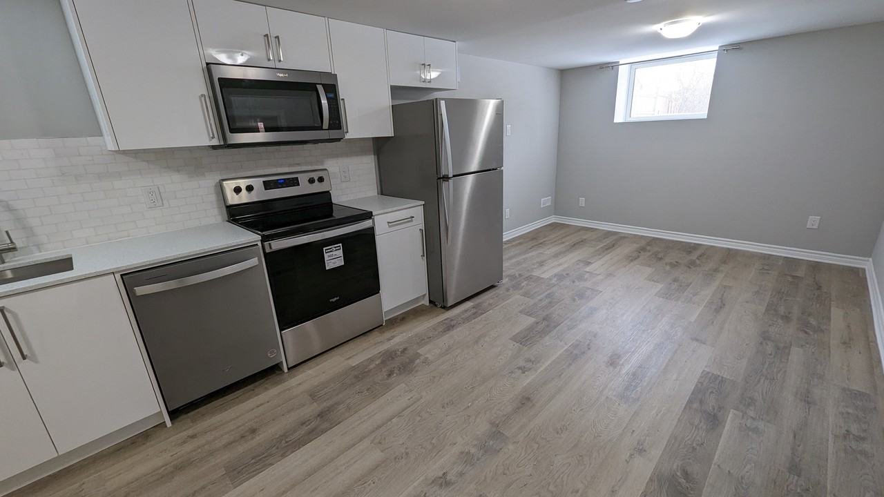 342 East 37th St Apartments in Macassa, Hamilton, ON L8V 4B4 Zumper