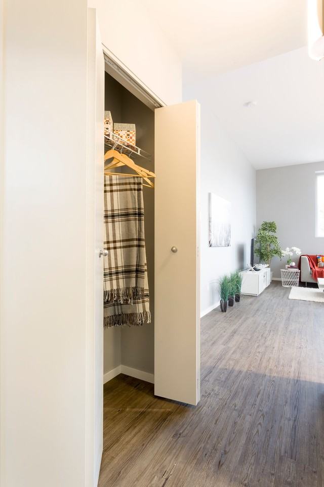 Elmwood Building - Photo 7 of 8