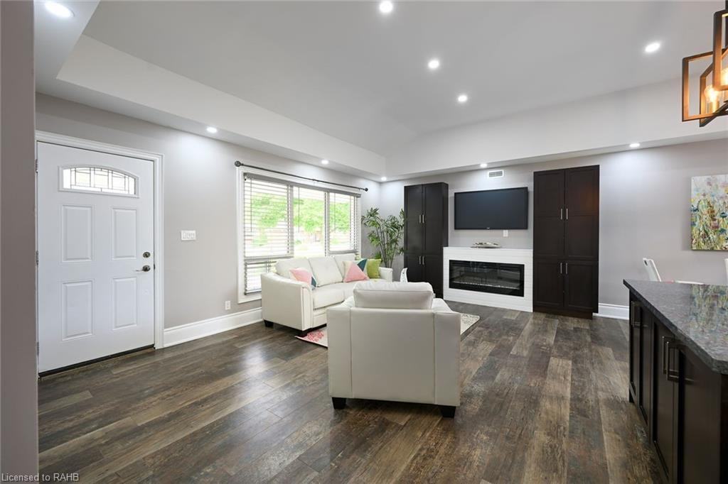 38 Franklin Boulevard - Photo 3 of 11