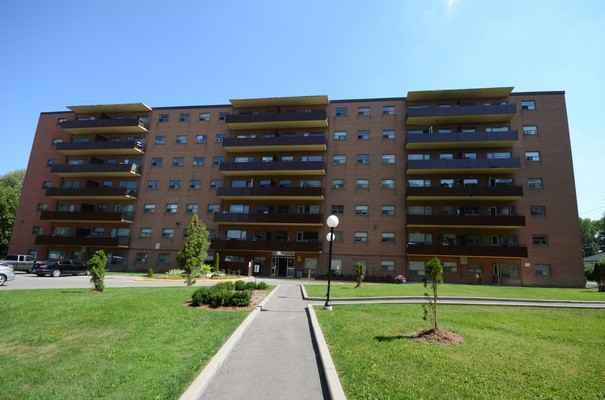 1061 Seneca Ave Apartments in Lakeview, Mississauga, ON L5G 3X7 Zumper