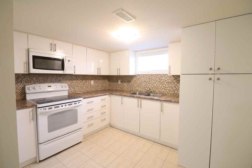 609 Mohawk Road East Apartments 609 Mohawk Rd E, Hamilton, ON L8V 2J8