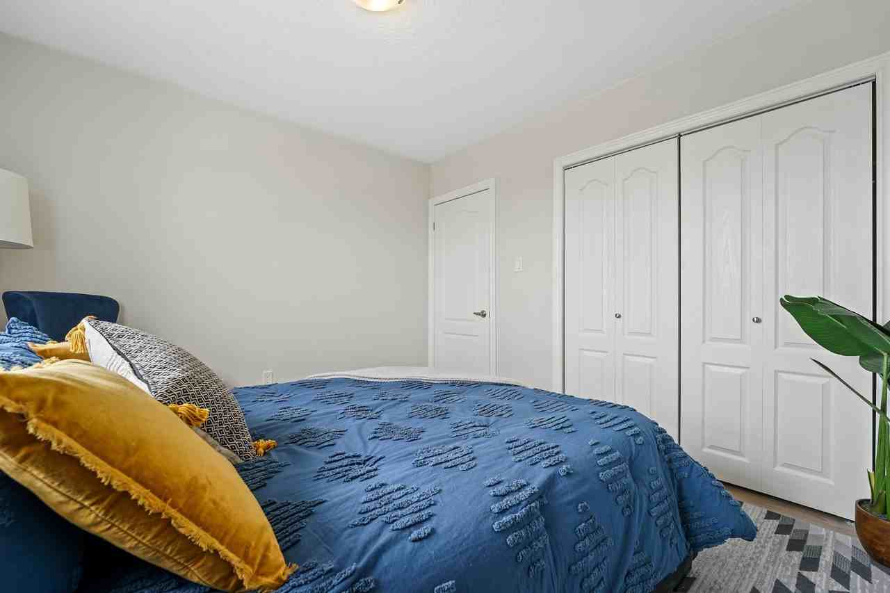 1570 Lawrence Avenue West - Photo 7 of 11