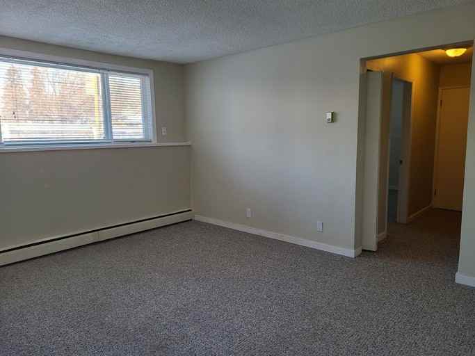 Kensington Courts - Photo 2 of 7