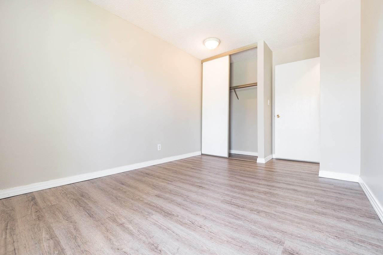 Blue Quill Gardens Apartments 12005 25 Ave Nw, Edmonton, AB T6J 4G6