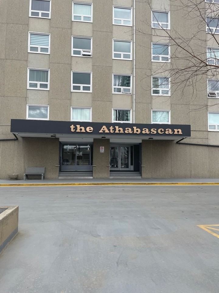 Two Bedroom 2 Bathroom Condo with Den Located in Downtown Edmonton! One Heated Underground