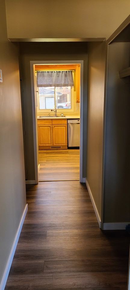 Bright 3 bed 1 bath house*Double detached garage*fenced yard*Shed! - Photo 3 of 38