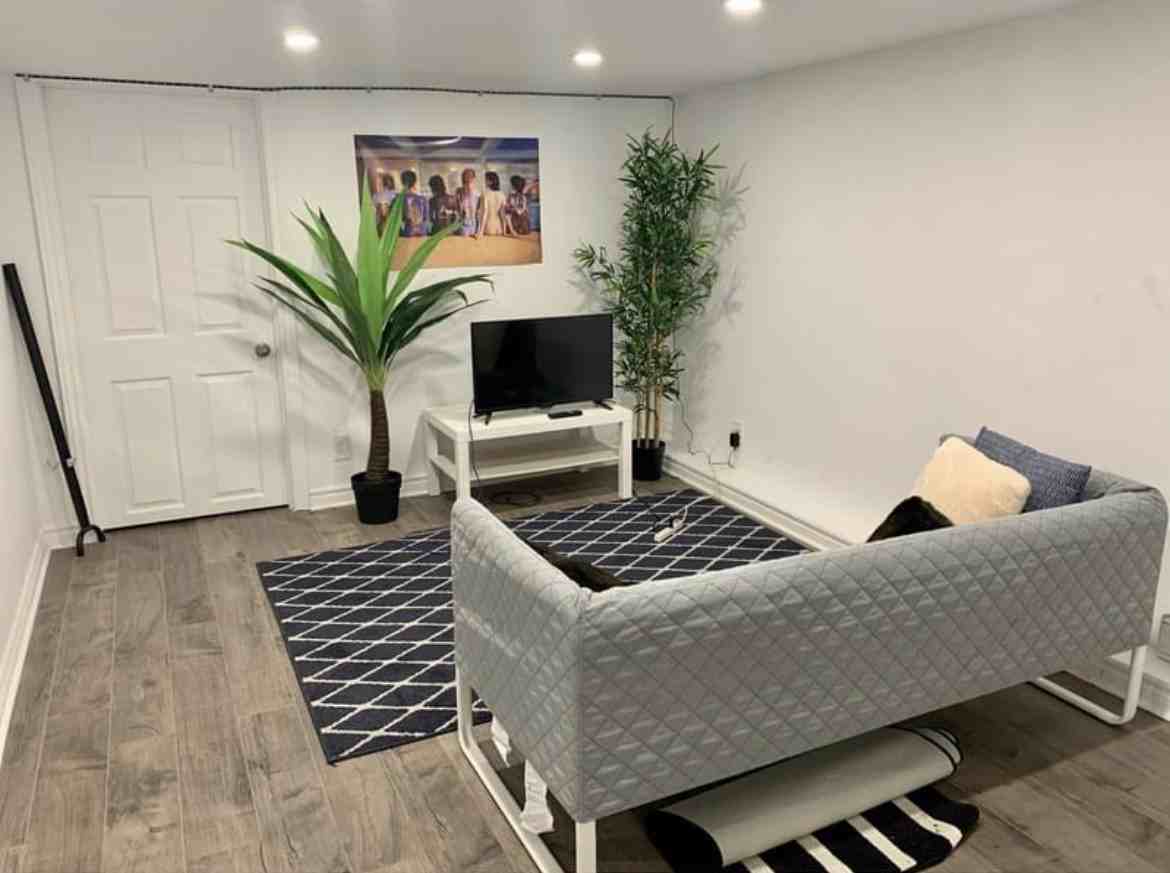 3683 Rue Clark Apartments in MiltonParc, Montréal, QC H2X 2S1 Zumper