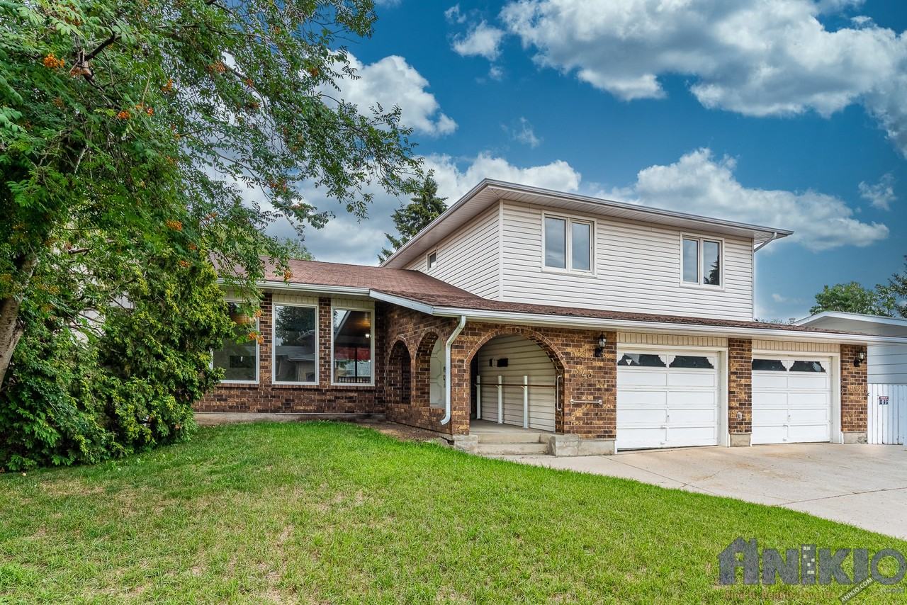 6 Bedroom Family Home in Wildwood Apartments 243 Willoughby Cres