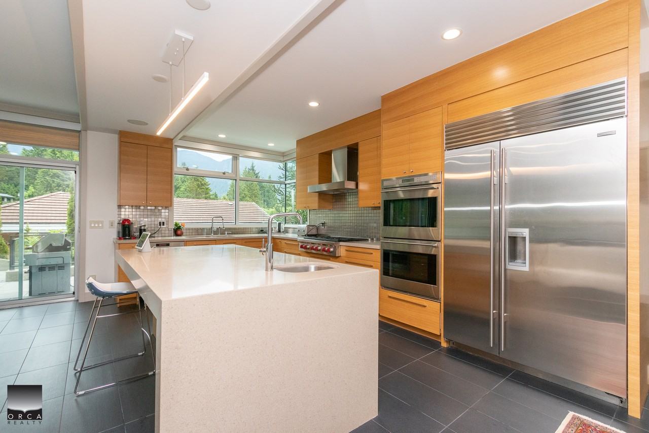 621 Kenwood Rd - Photo 2 of 39