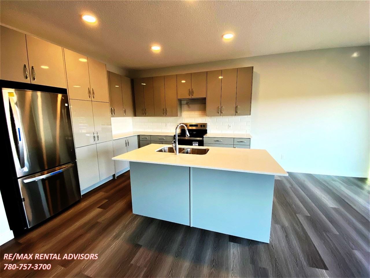 1543 12 Avenue NW - Photo 3 of 25