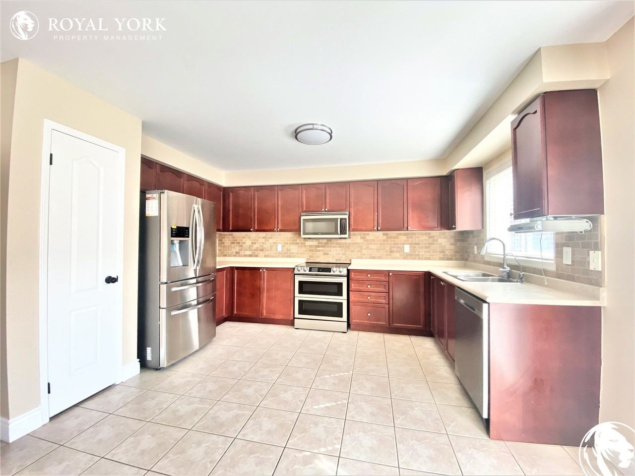 9 Taverner Cres #1 - Photo 3 of 47