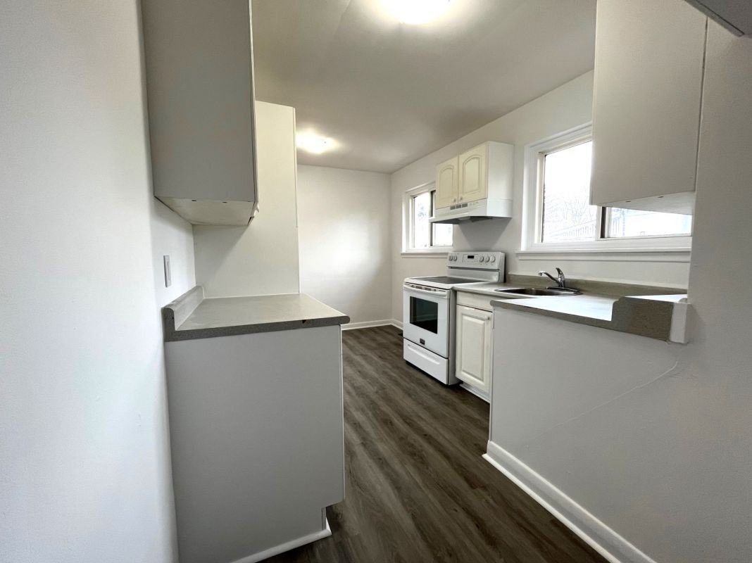 7 Tartan Ave - Photo 3 of 32