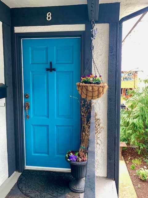 210 Douglas St - Photo 2 of 35