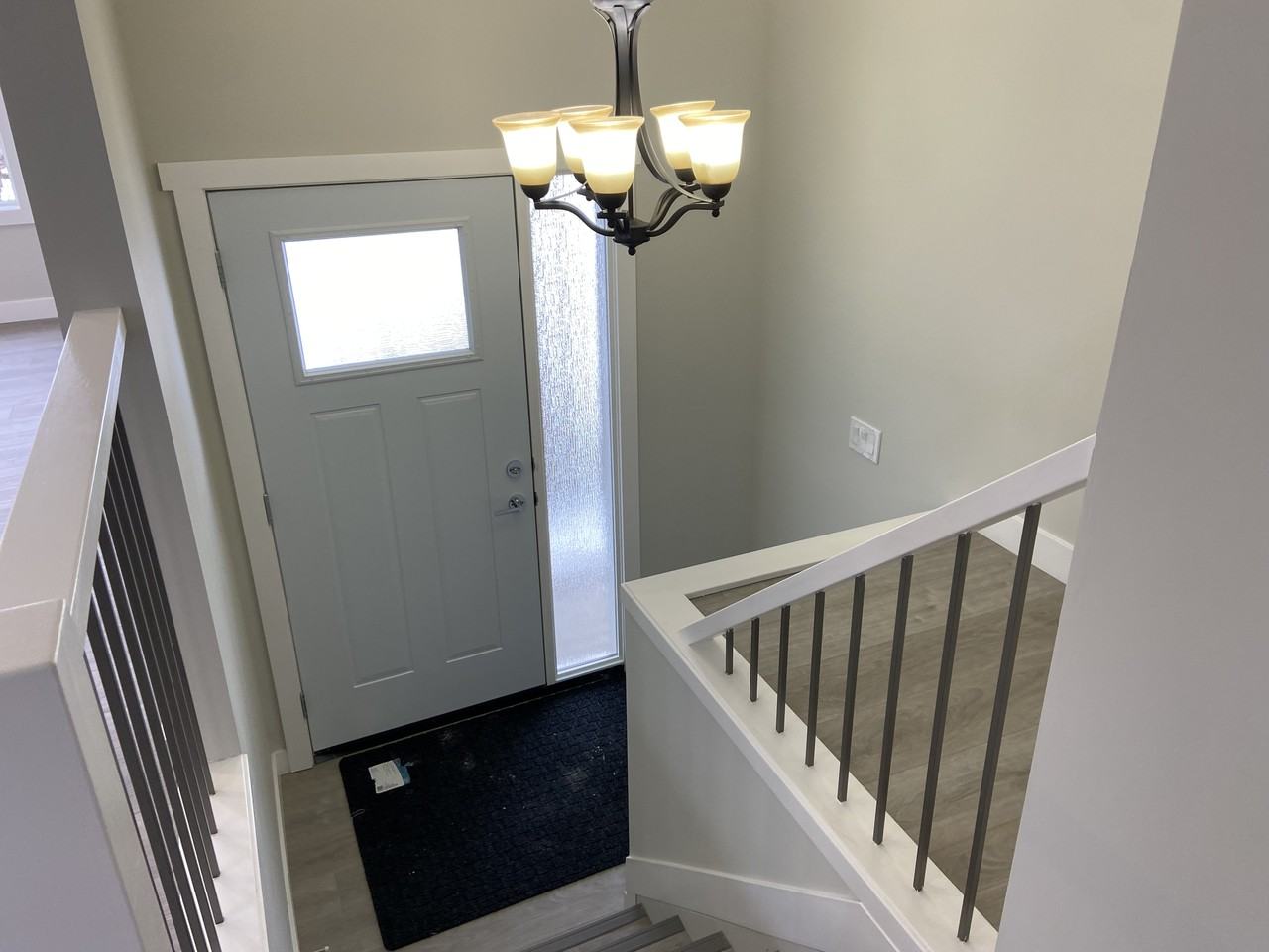 8208 181 St Nw - Photo 2 of 25