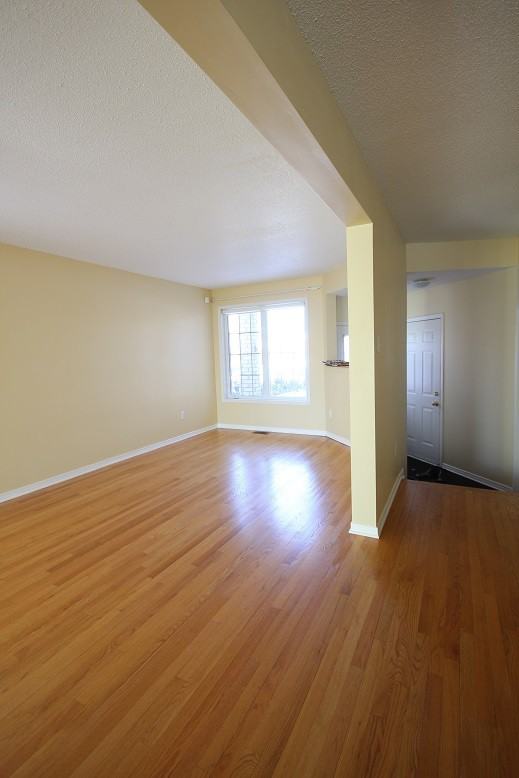 129 Lilibet Cres - Photo 2 of 21