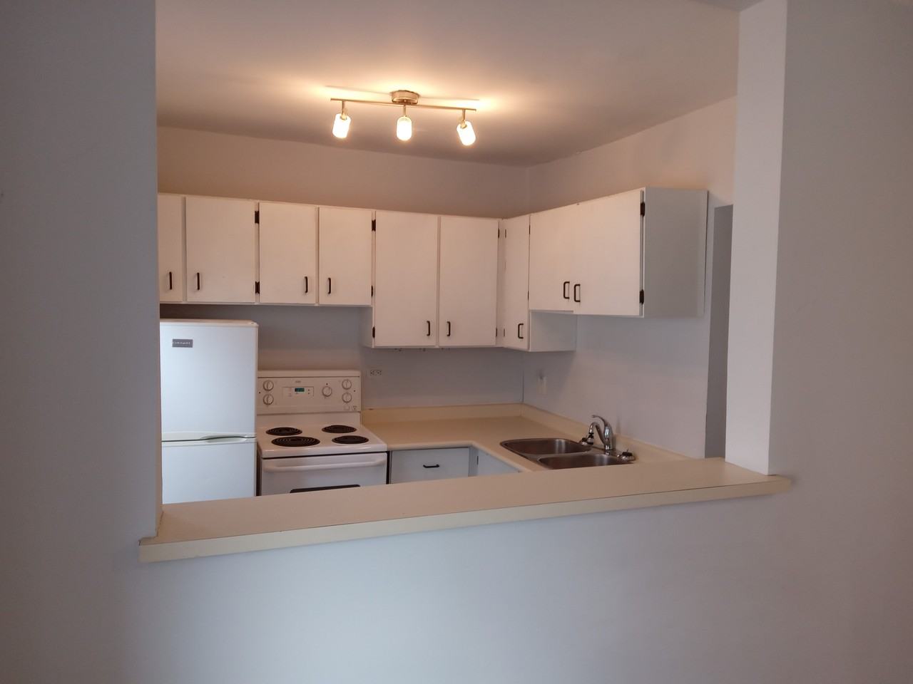 2178 Queen St E #12 - Photo 2 of 5