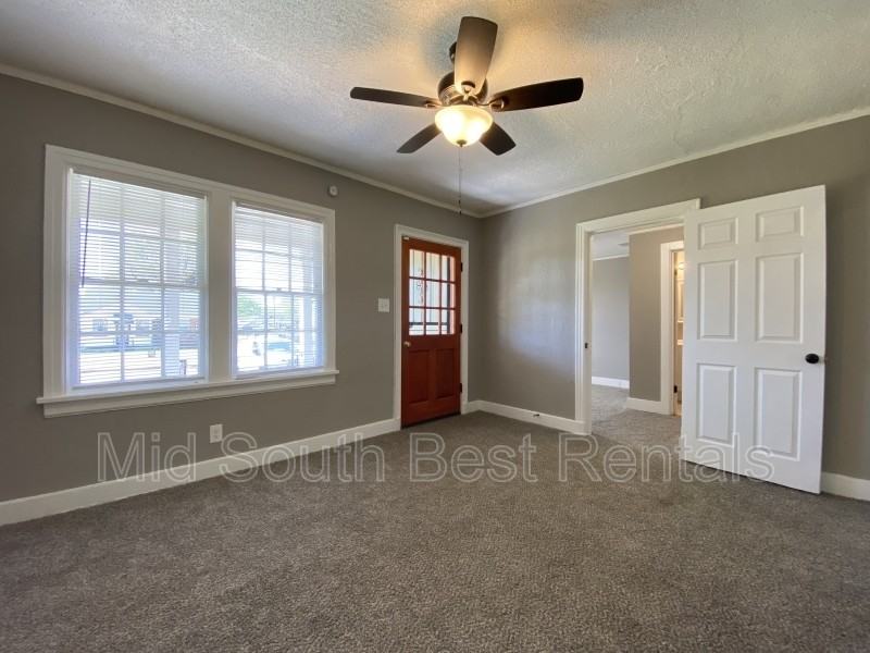 274 Edsel Ave - Photo 2 of 8