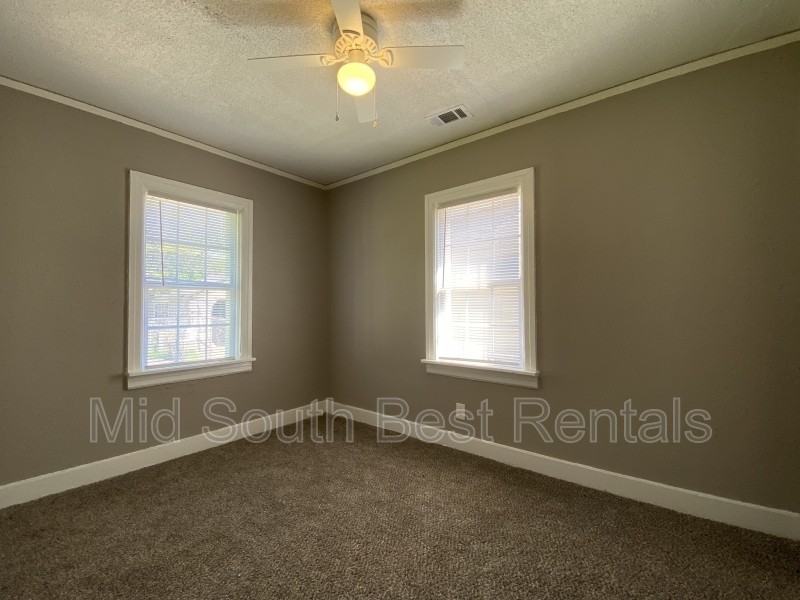 274 Edsel Ave - Photo 4 of 8