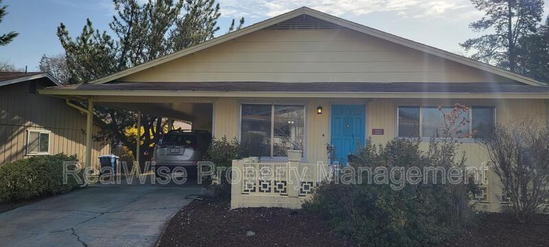 100 Brookside Ct - Photo 2 of 14