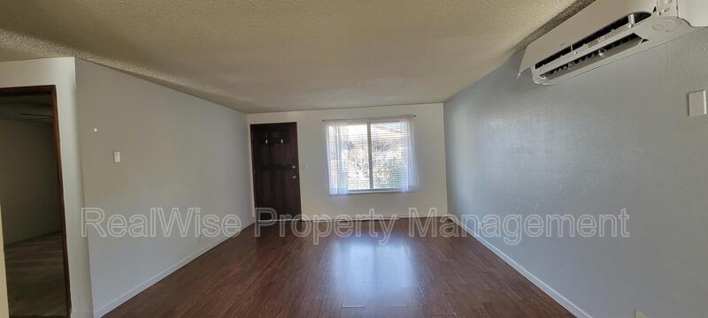 100 Brookside Ct - Photo 3 of 14