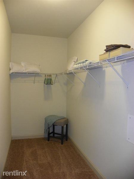 Ellington Farms Apartment Homes - Photo 3 of 12