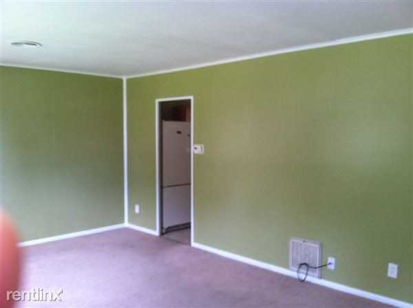 211 Redding Rd - Photo 2 of 11