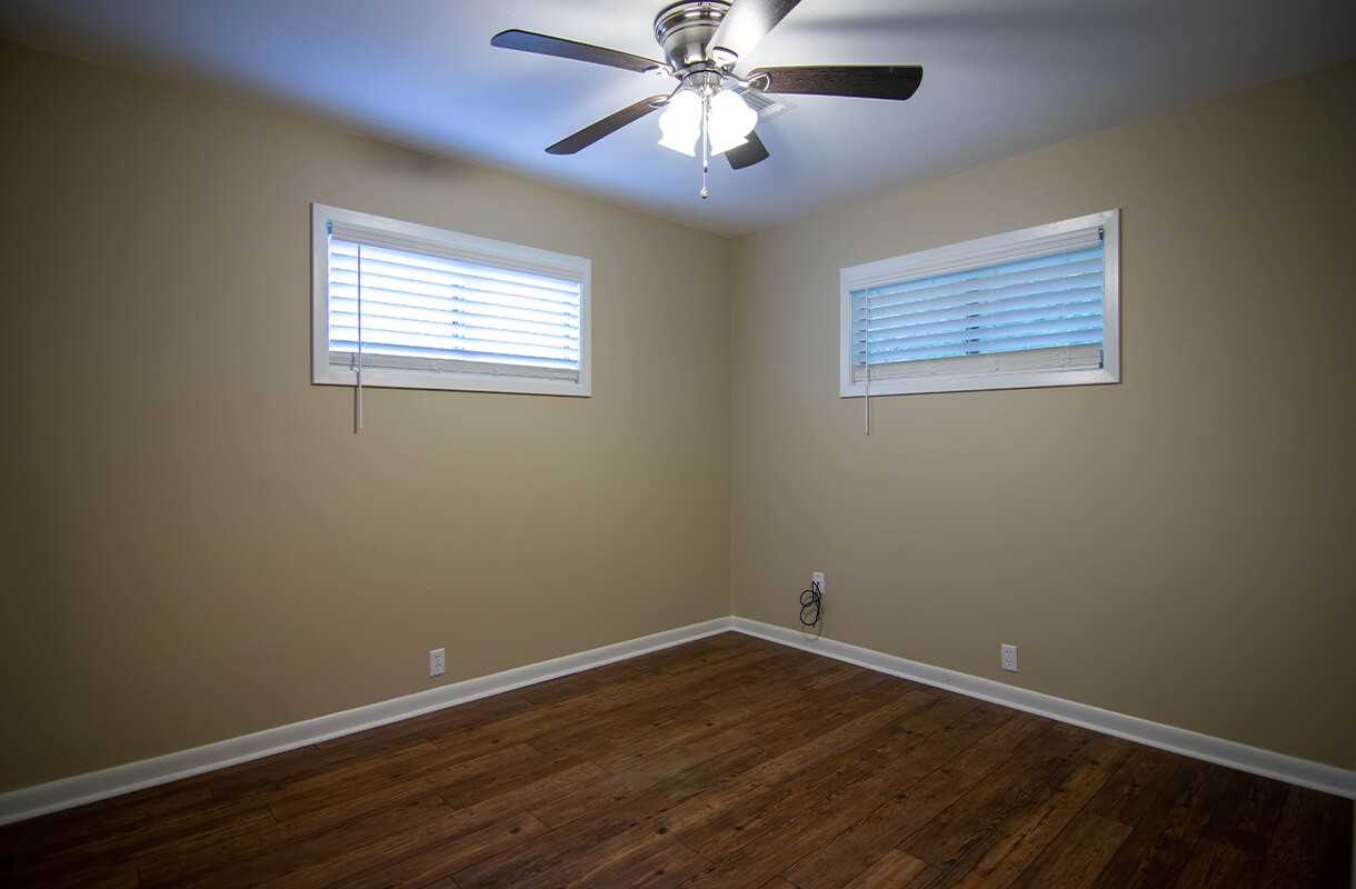 3008 Louisiana Ave - Photo 6 of 7