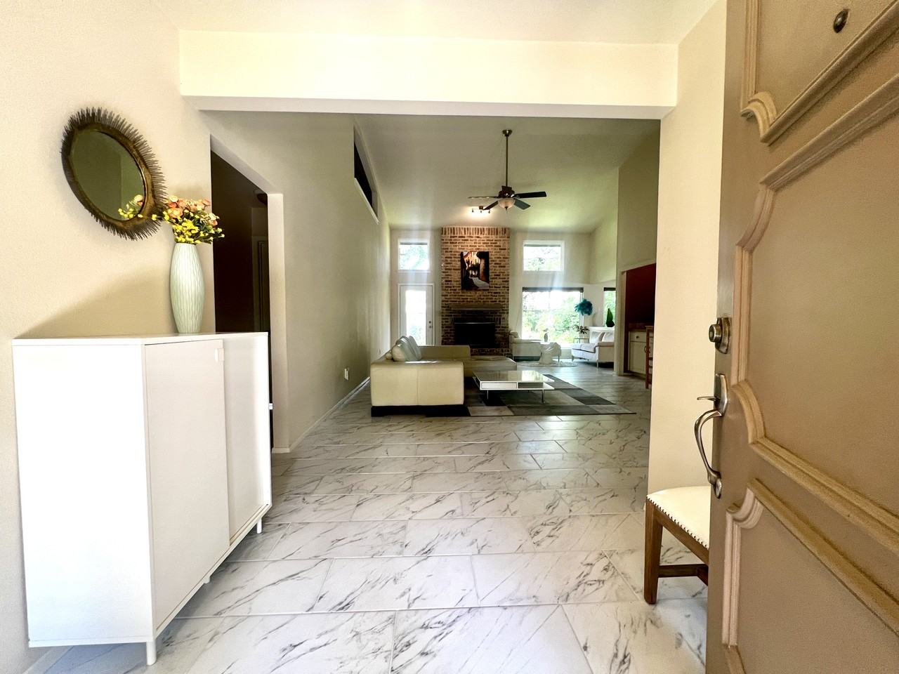 1307 Creekview Dr - Photo 3 of 39