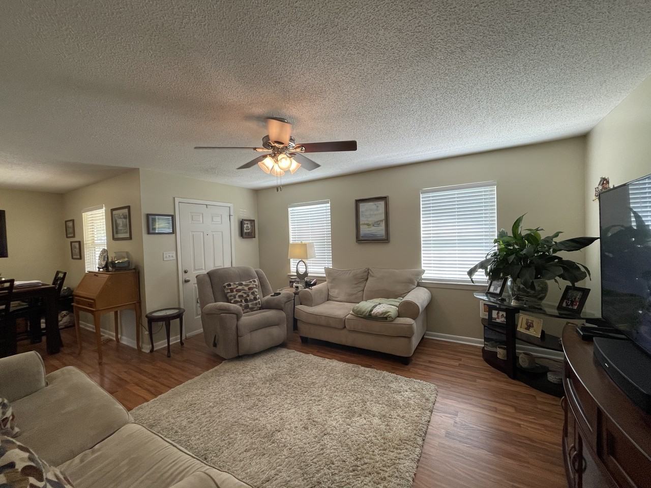 105 Northgate Dr W - Photo 2 of 10