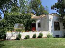 featured image of 211 W Simpson St