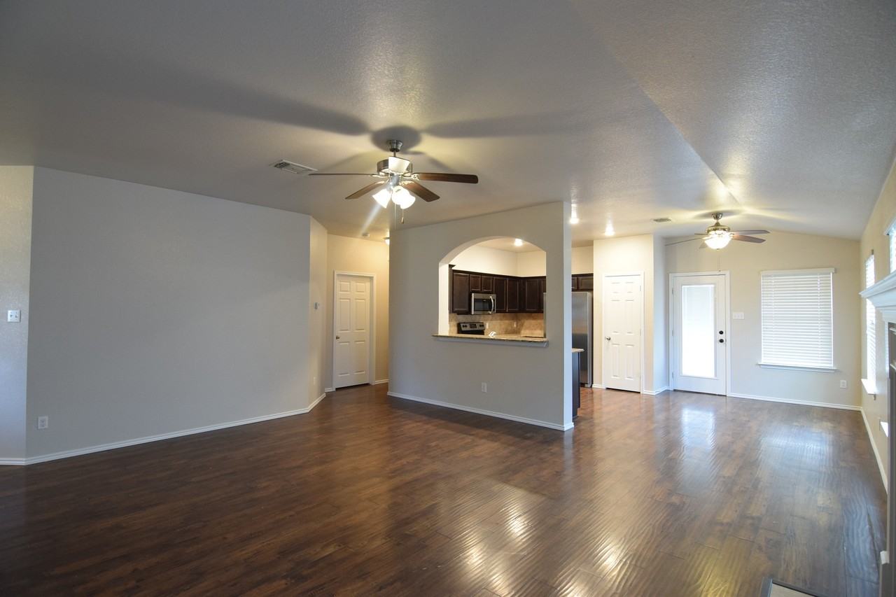 1317 Blue Leaf Dr - Photo 7 of 16